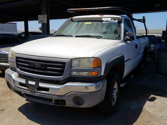 1GTHC24U13Z114897 - 2003 GMC SIERRA C25 WHITE photo 2