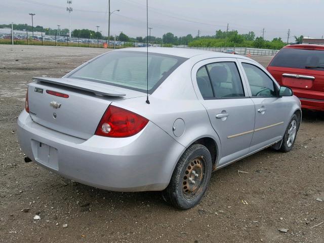 1G1AK54F557521197 - 2005 CHEVROLET COBALT SILVER photo 4