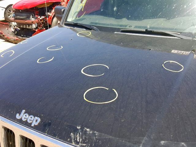 1J8HG58237C536850 - 2007 JEEP COMMANDER BLACK photo 9