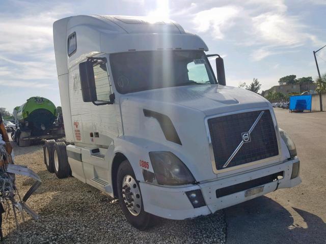 4V4NC9GH66N400805 - 2006 VOLVO VN VNL WHITE photo 1