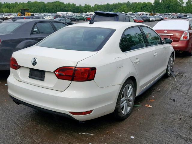 3VW4A7AJ3CM090872 - 2012 VOLKSWAGEN JETTA GLI WHITE photo 4