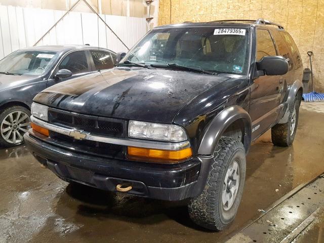 1GNCT18W51K213400 - 2001 CHEVROLET BLAZER BLACK photo 2