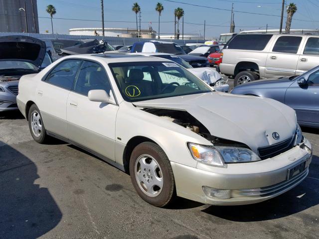 JT8BF28G2X5067909 - 1999 LEXUS ES 300 WHITE photo 1