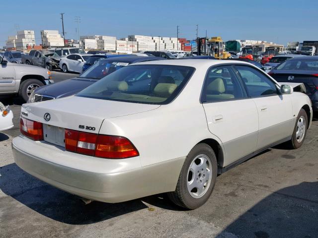 JT8BF28G2X5067909 - 1999 LEXUS ES 300 WHITE photo 4