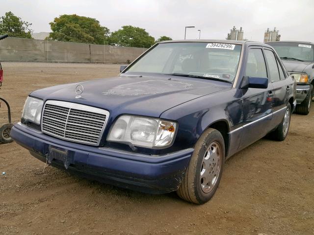 WDBEA34E0SC216697 - 1995 MERCEDES-BENZ E 420 BASE BLUE photo 2