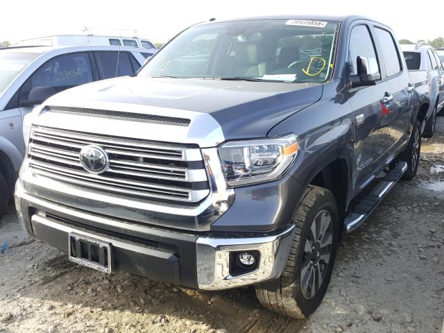 5TFHW5F15JX756236 - 2018 TOYOTA TUNDRA CRE GRAY photo 2