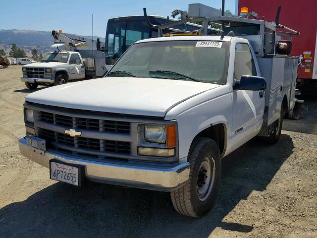 1GBGC34R8YR227402 - 2000 CHEVROLET C3500 WHITE photo 2