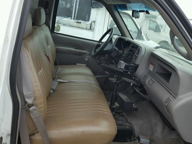 1GBGC34R8YR227402 - 2000 CHEVROLET C3500 WHITE photo 5