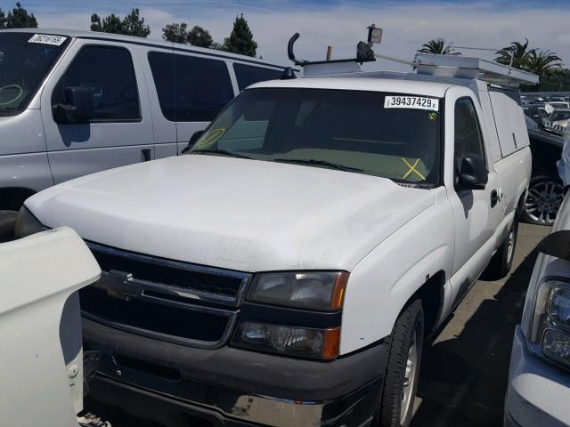 1GCEC14XX7Z149757 - 2007 CHEVROLET SILVERADO WHITE photo 2