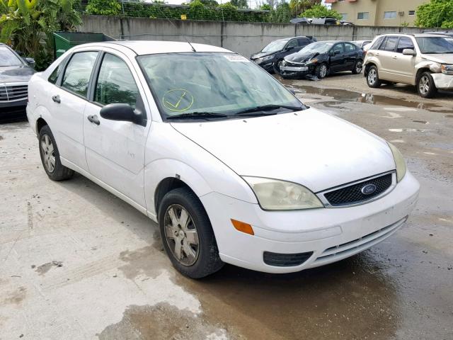 1FAHP34N67W232895 - 2007 FORD FOCUS ZX4 WHITE photo 1