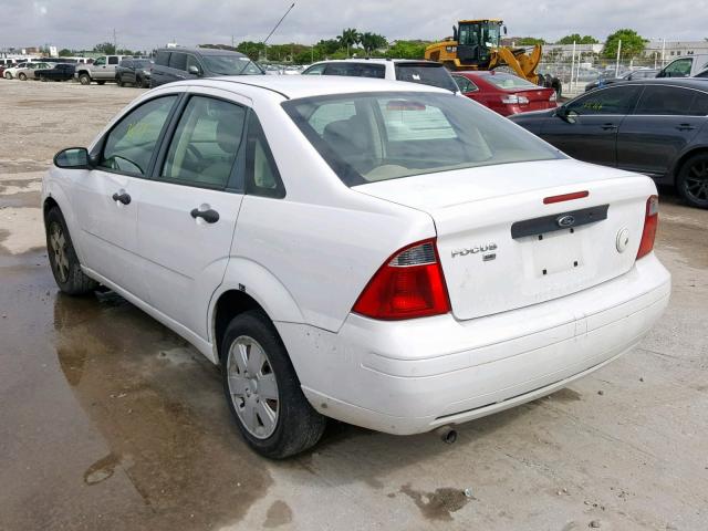 1FAHP34N67W232895 - 2007 FORD FOCUS ZX4 WHITE photo 3