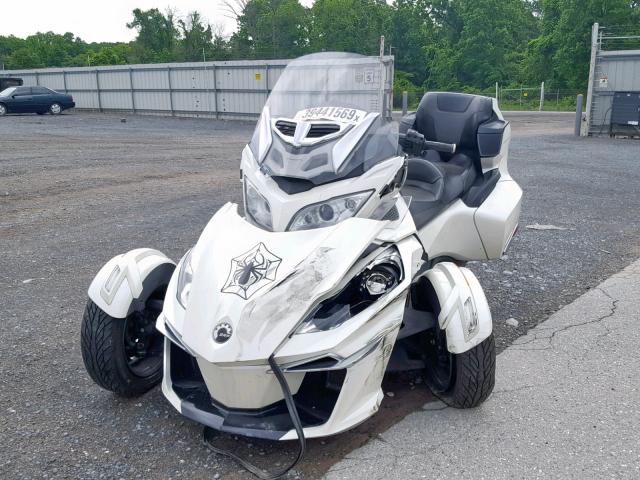 2BXNBDD26FV003381 - 2015 CAN-AM SPYDER ROA WHITE photo 2