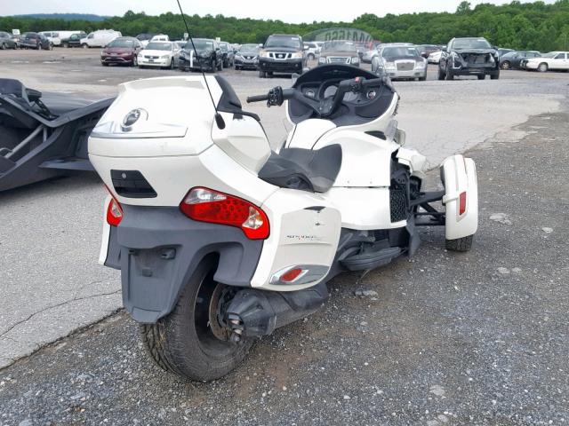 2BXNBDD26FV003381 - 2015 CAN-AM SPYDER ROA WHITE photo 4