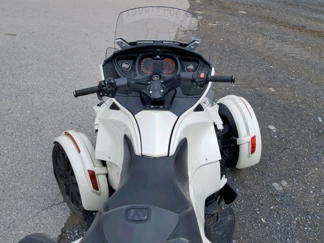 2BXNBDD26FV003381 - 2015 CAN-AM SPYDER ROA WHITE photo 5