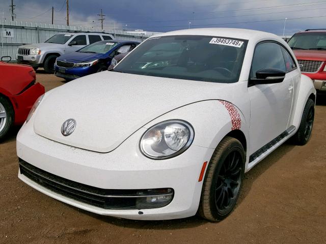 3VW4A7AT7CM631892 - 2012 VOLKSWAGEN BEETLE TUR WHITE photo 2