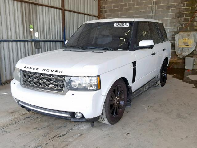 SALMF1E43BA331758 - 2011 LAND ROVER RANGE ROVE WHITE photo 2