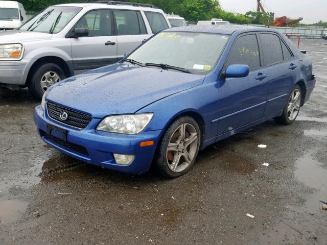 JTHBD192320041229 - 2002 LEXUS IS 300 BLUE photo 2