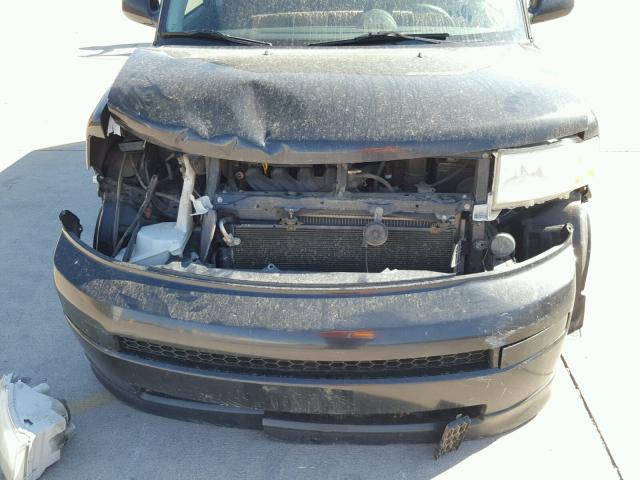 JTLKT324650210955 - 2005 TOYOTA SCION XB Schwarz Foto 9