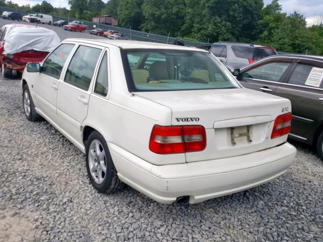 YV1LS55A4X1586187 - 1999 VOLVO S70 WHITE photo 3