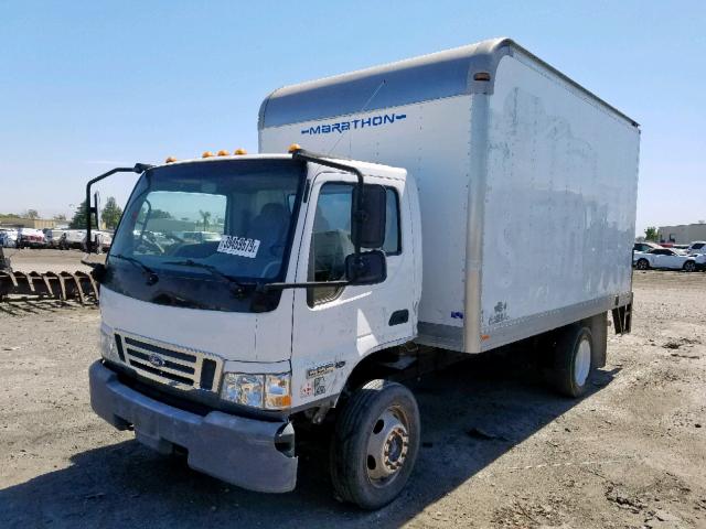 3FRLL45Z67V504575 - 2007 FORD LOW CAB FO WHITE photo 2