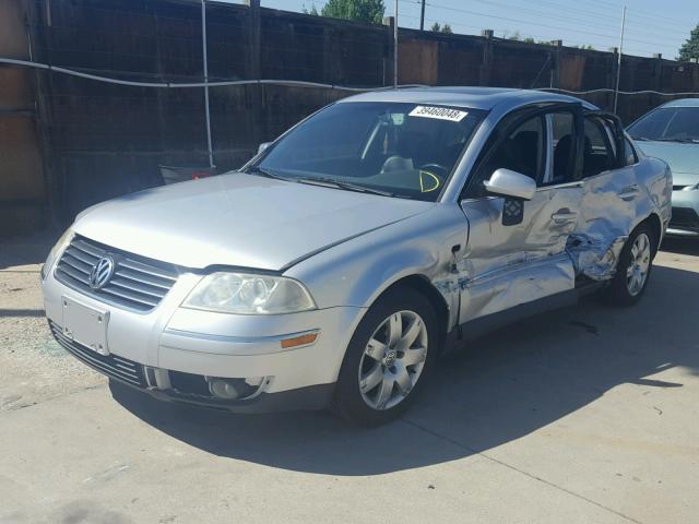 WVWRH63B22P033561 - 2002 VOLKSWAGEN PASSAT GLX SILVER photo 2