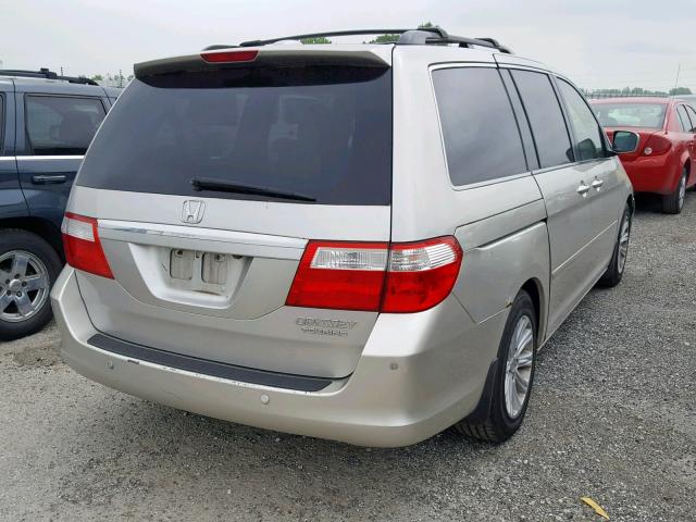 5FNRL38875B118405 - 2005 HONDA ODYSSEY TO SILVER photo 4