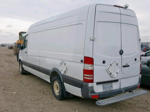 WD3PE8CB1B5584176 - 2011 MERCEDES-BENZ SPRINTER WHITE photo 3