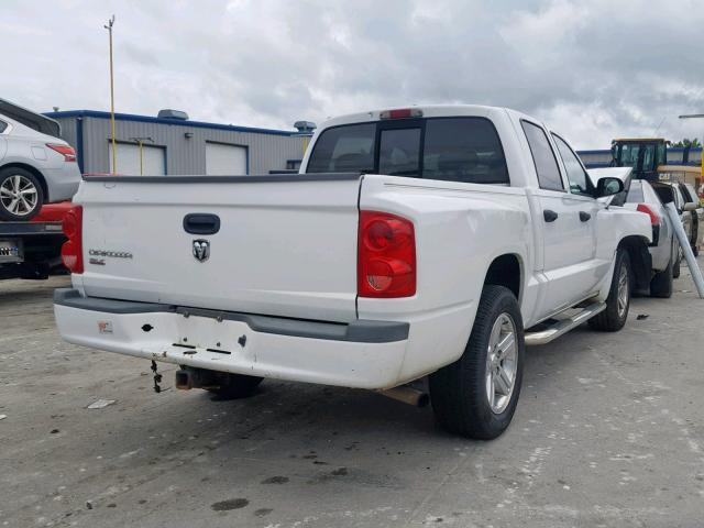 1D7HE48K88S506361 - 2008 DODGE DAKOTA QUA WHITE photo 4