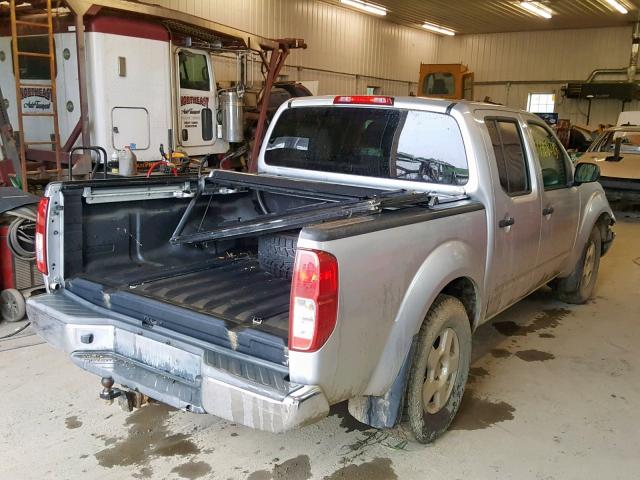 1N6AD07W27C460916 - 2007 NISSAN FRONTIER C SILVER photo 4