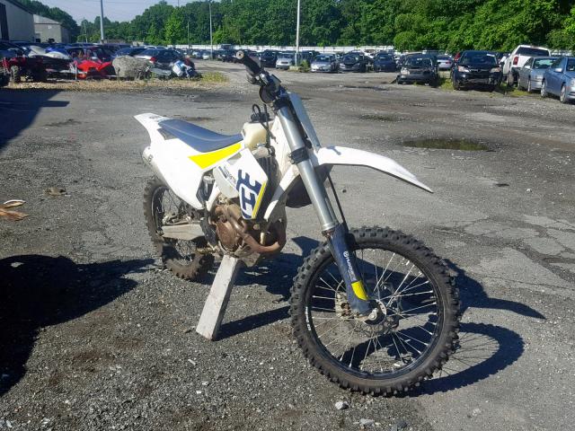 VBKUXK438HM154696 - 2017 HUSQVARNA FC250 WHITE photo 1