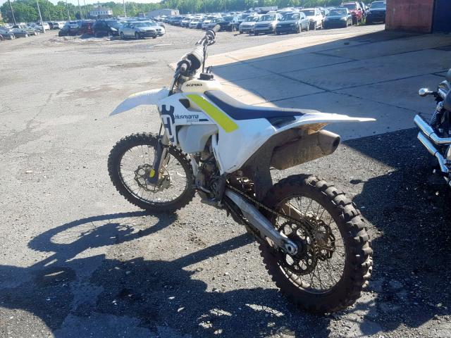 VBKUXK438HM154696 - 2017 HUSQVARNA FC250 WHITE photo 3