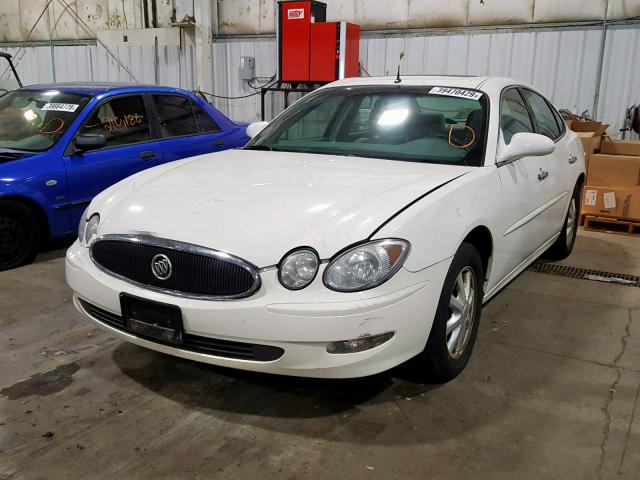 2G4WD532651211266 - 2005 BUICK LACROSSE C WHITE photo 2