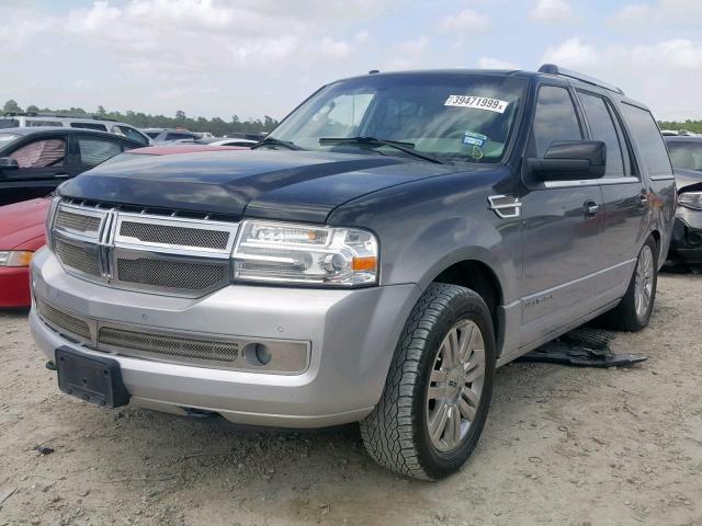 5LMJJ2H51BEJ05061 - 2011 LINCOLN NAVIGATOR BLACK photo 2