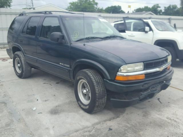 1GNDT13W02K181128 - 2002 CHEVROLET BLAZER GREEN photo 1