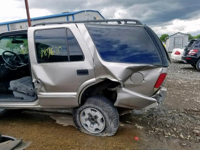 1GNDT13W92K172945 - 2002 CHEVROLET BLAZER BEIGE photo 9