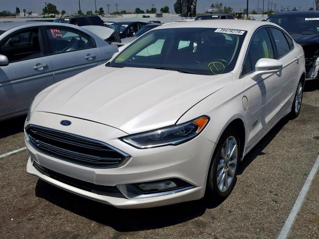 3FA6P0SU2HR209702 - 2017 FORD FUSION TIT WHITE photo 2