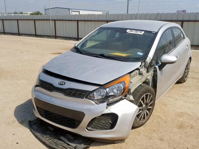 KNADM5A33F6515864 - 2015 KIA RIO LX SILVER photo 2