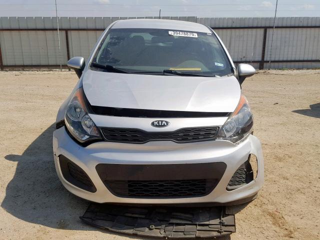 KNADM5A33F6515864 - 2015 KIA RIO LX SILVER photo 9