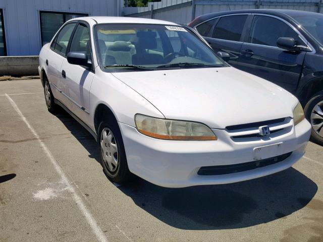 1HGCF8644WA146880 - 1998 HONDA ACCORD DX WHITE photo 1