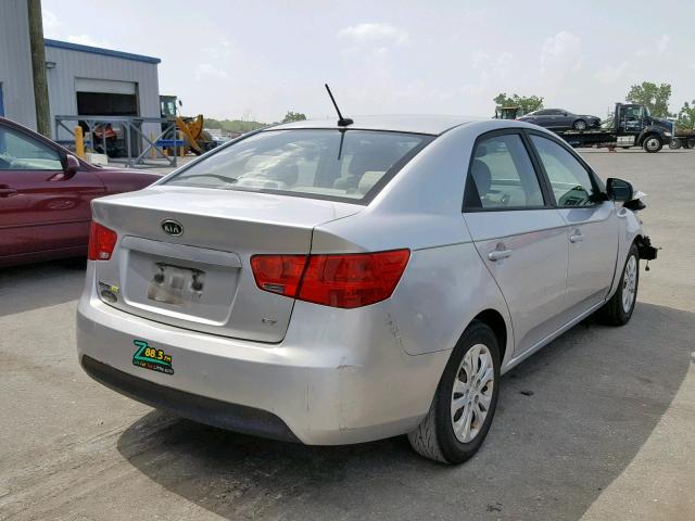 KNAFU4A2XC5560019 - 2012 KIA FORTE EX SILVER photo 4