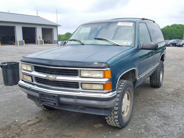 3GNEK18R8VG132068 - 1997 CHEVROLET TAHOE K150 GREEN photo 2