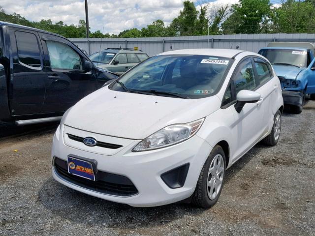 3FADP4EJ7CM156890 - 2012 FORD FIESTA SE WHITE photo 2