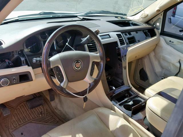 1GYEC63878R195758 - 2008 CADILLAC ESCALADE L WHITE photo 10