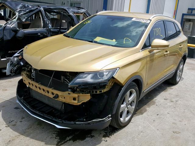 5LMCJ1A91FUJ02561 - 2015 LINCOLN MKC GOLD photo 2