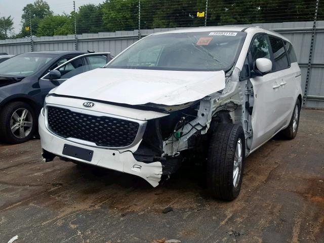 KNDMB5C12H6247073 - 2017 KIA SEDONA LX WHITE photo 2