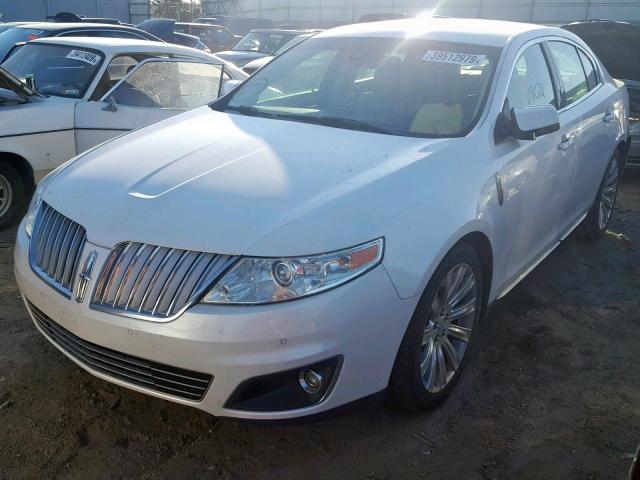 1LNHL9DR3AG610857 - 2010 LINCOLN MKS WHITE photo 2