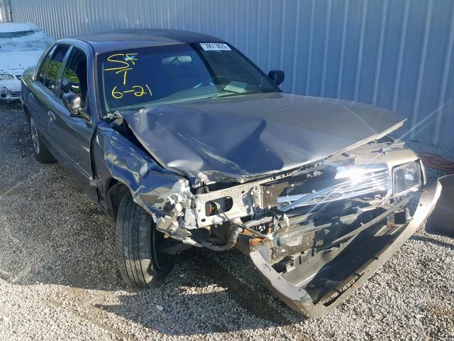 2FAHP71W83X220721 - 2003 FORD CROWN VICT GRAY photo 1