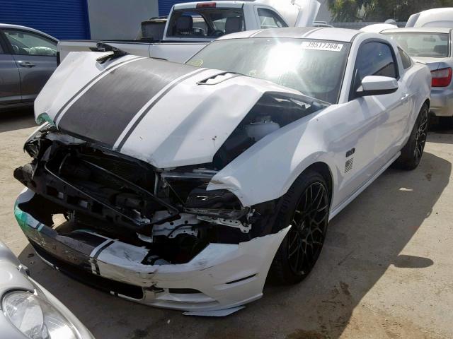 1ZVBP8CF7E5257389 - 2014 FORD MUSTANG GT WHITE photo 2