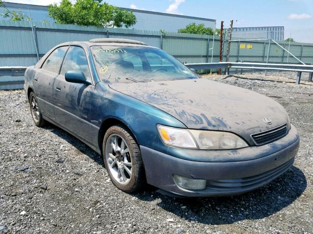 JT8BF22G7V0034164 - 1997 LEXUS ES 300 GREEN photo 1