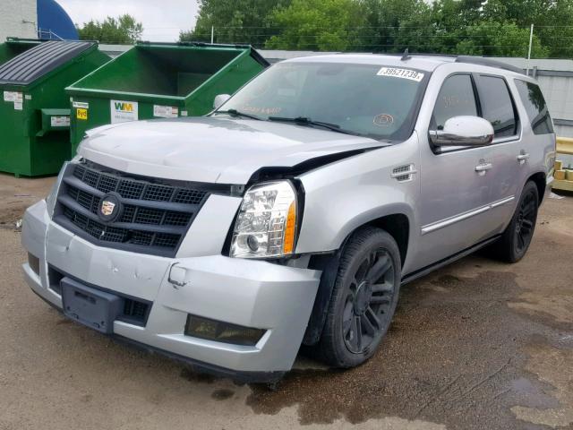 1GYS4CEFXCR250335 - 2012 CADILLAC ESCALADE P GRAY photo 2